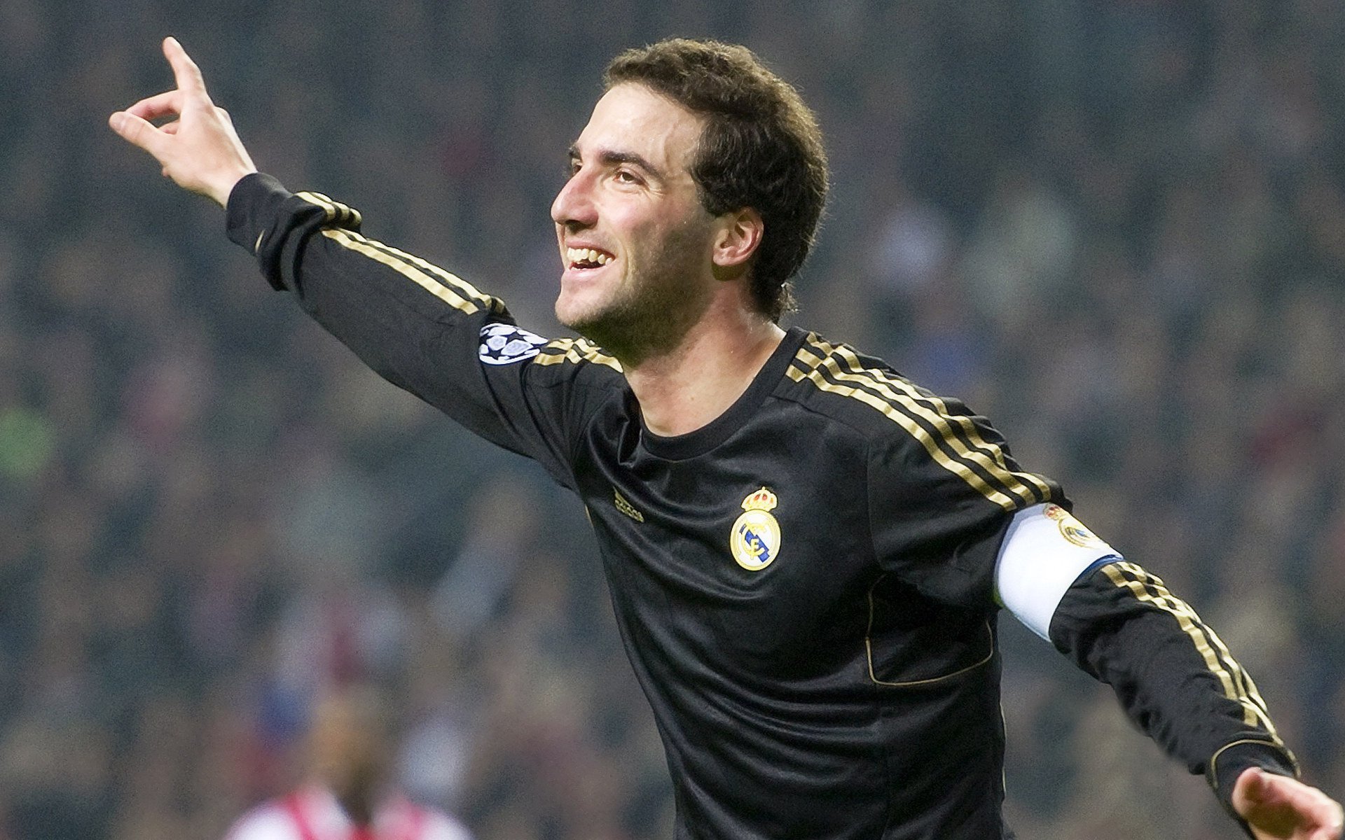 爱游戏电竞官网-巴西队在南美预赛中领跑，提前锁定出线