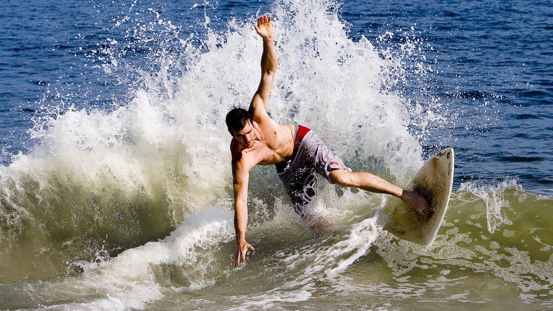 爱游戏在线娱乐官网-拜仁慕尼黑高歌猛进,德甲领跑形势稳定